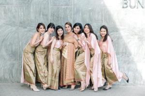 ชุดไทยเจ้าสาว ชุดไทยจักรพรรดิ์ เช่าที่แบมบี้ เวดดิ้ง ห้วยขวาง